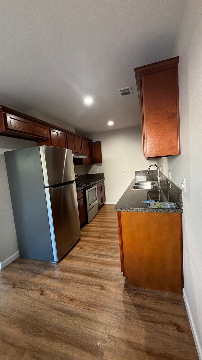 Photo - 1352 Drake Dr Unit D