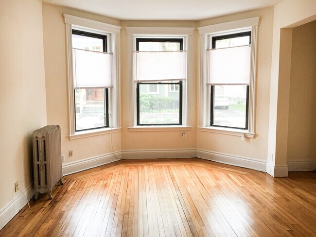 184 Naples Rd Unit 1