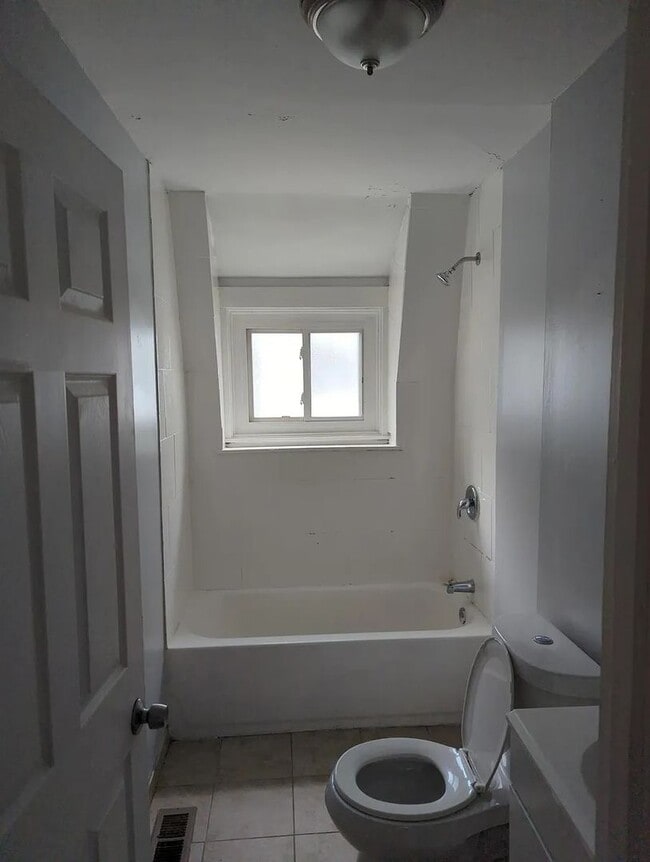 Building Photo - Available 8/7/26 – Charming 3 Bedroom Home in Brookline | $1,650/Month