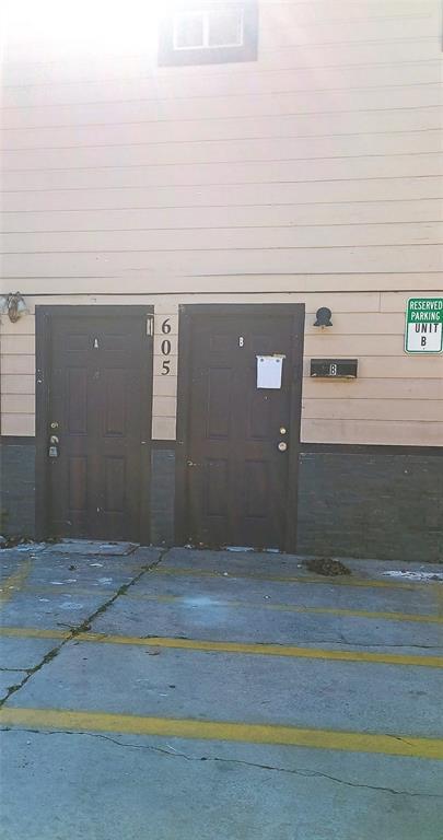 Building Photo - 605 E Hunnicutt St Unit A Rental