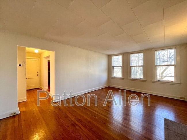 Photo - 83 Edgemont Rd