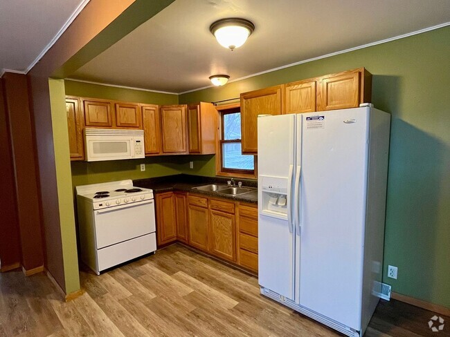 Building Photo - 2 Bedroom Single family home in Wausau for...