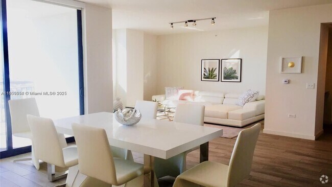 Building Photo - 999 SW 1st Ave Unit 3306 Rental