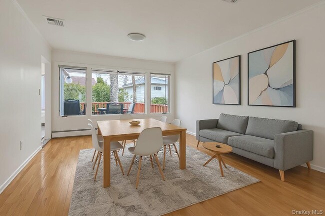 Photo - 16 Middle Ln