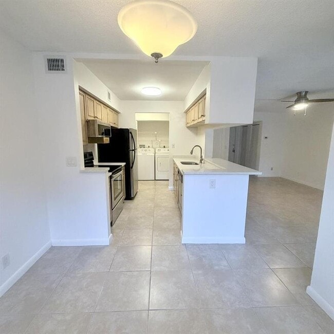 Photo - 9955 Westview Dr