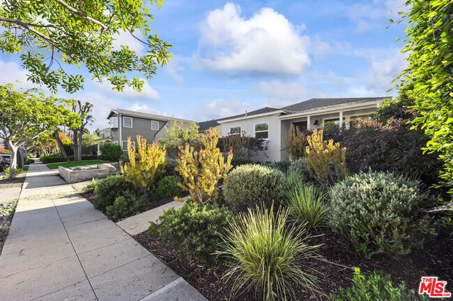 Photo - 2654 33rd St