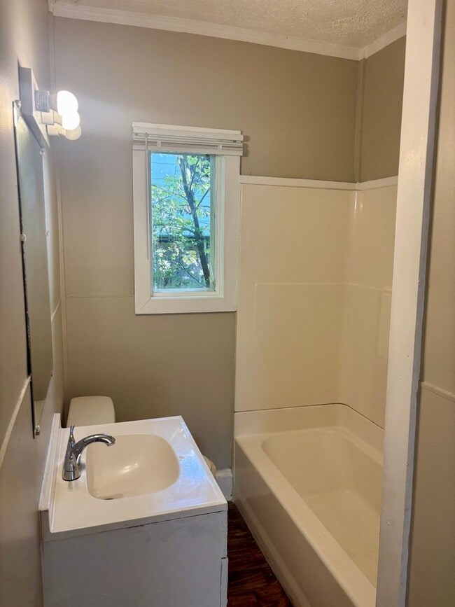 Photo - 389 Hodges St