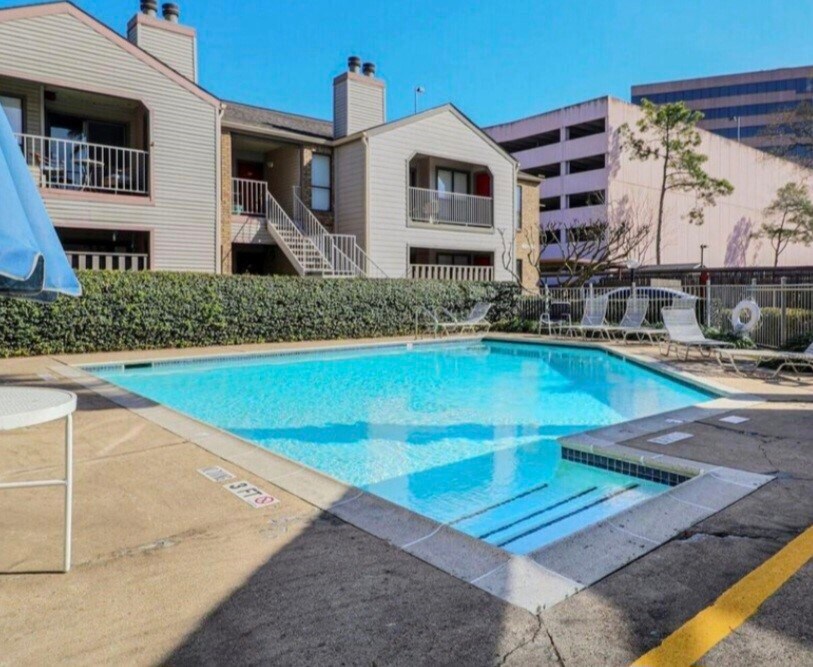 Photo - 2025 Augusta Dr Unit 205