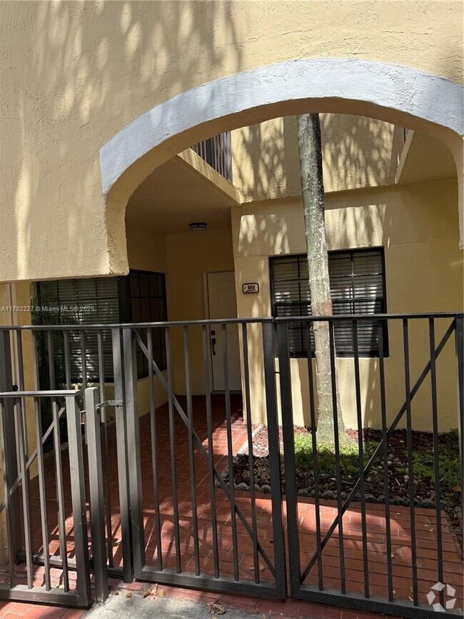 Building Photo - 8819 SW 130th Pl Unit 104 Rental