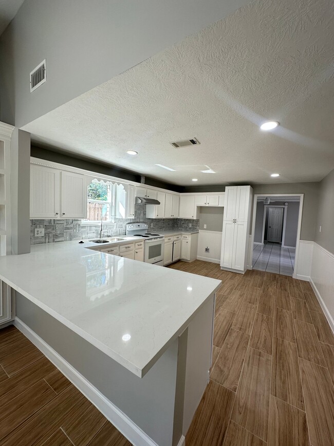 Photo - 2830 Lelia St