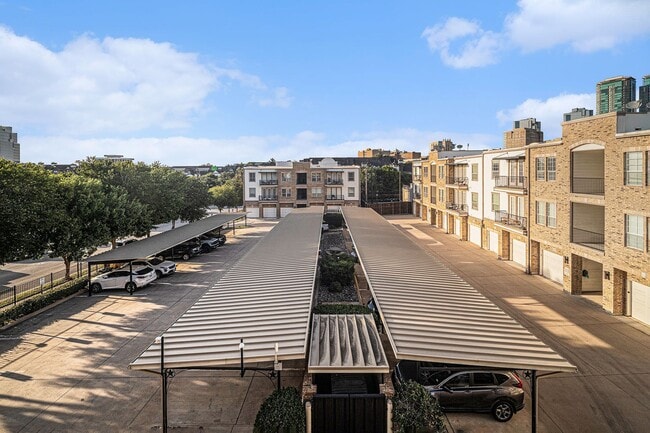 Building Photo - Downtown Fort Worth Condo with Office!