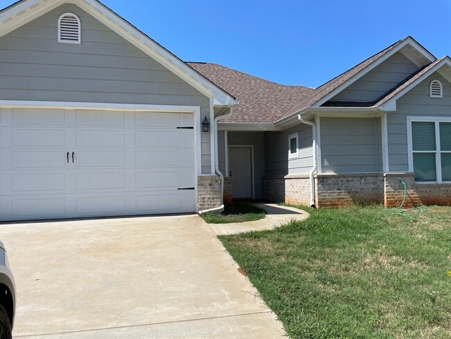 Building Photo - 3 bedroom plus a bonus room 2 bath PTISD