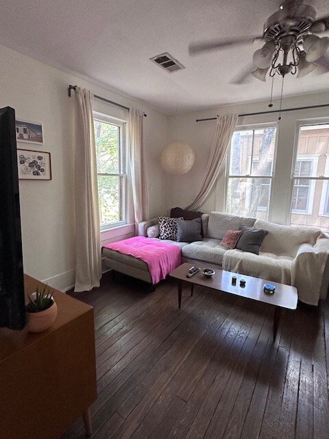 Photo - 3104 King St