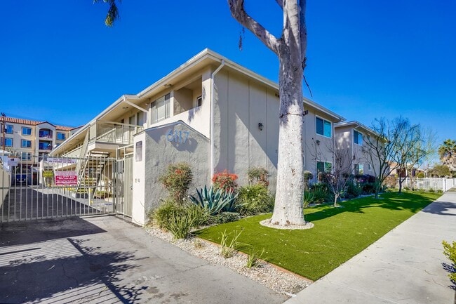 Building Photo - 6107 - 6117 11th Ave Rental
