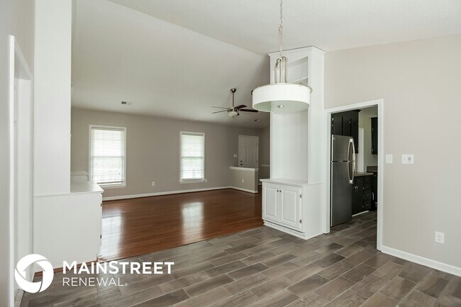 9020 Louvaine Dr