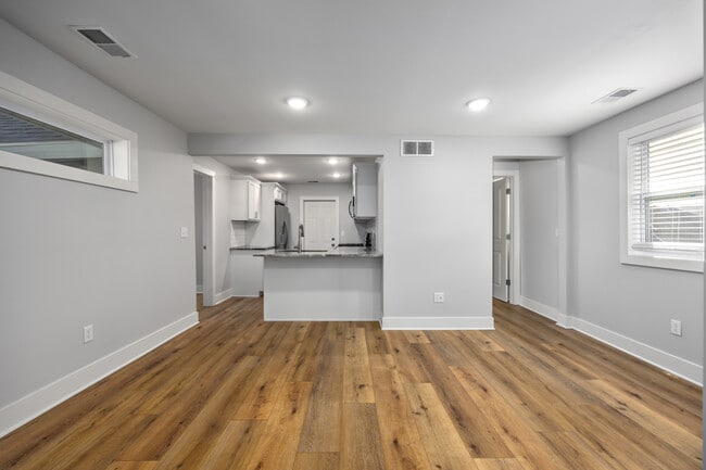 Photo - 610 4th St NW