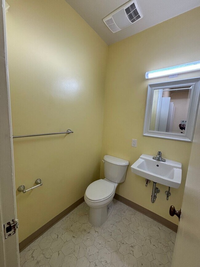 Photo - 310 Montgomery St Unit Apartment 1