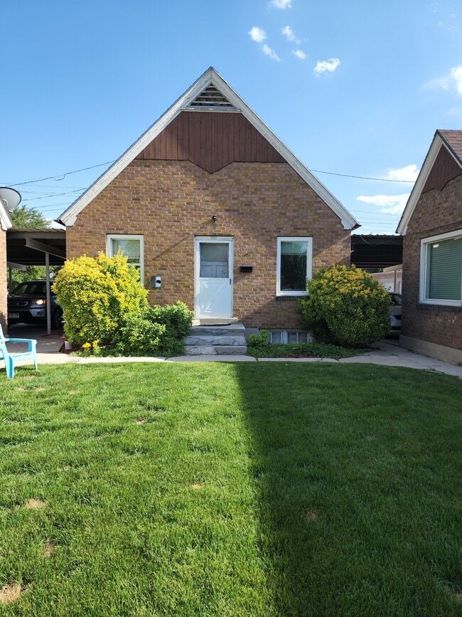 Building Photo - 210 E 4800 S Rental