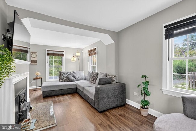 Photo - 9824 Old Fort Rd