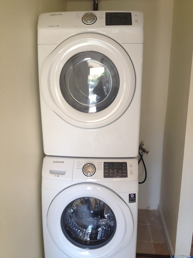 Photo - 1359 E 9th St