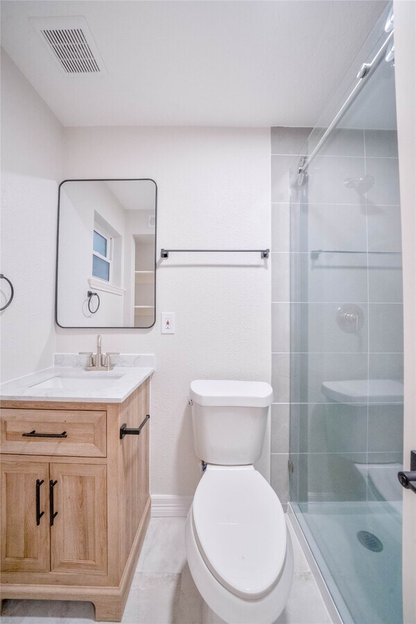 Photo - 2703 Mason St