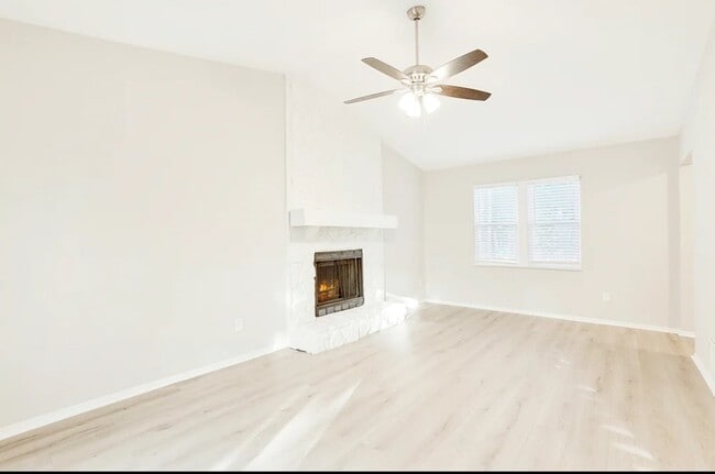 Photo - 4857 Aldersbrook Dr