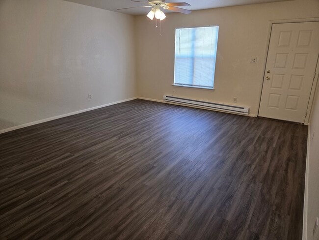 Photo - Cute Spacious 3 Bedroom Condo