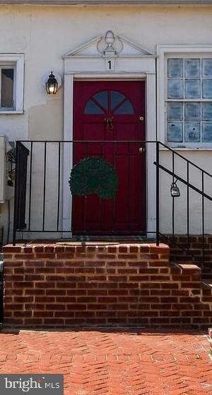 Photo - 1 S Madison St