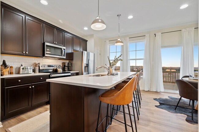 Photo - 216 Charterhouse St