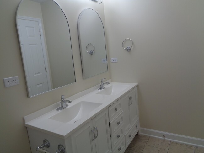 115 N Essington Rd Unit 10