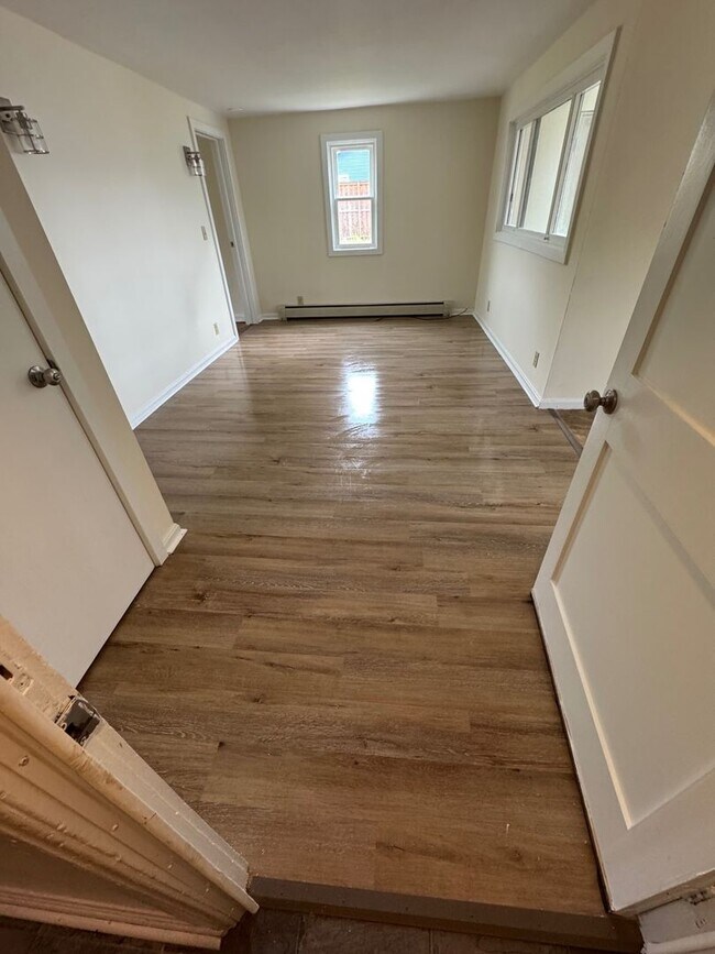 Photo - Stap Lane Community Unit 110 Stap Lane,  Apt. B