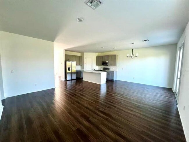 Photo - 2114 Derwent Dr