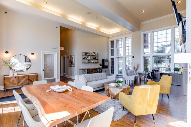 Building Photo - Stratford Green Rental