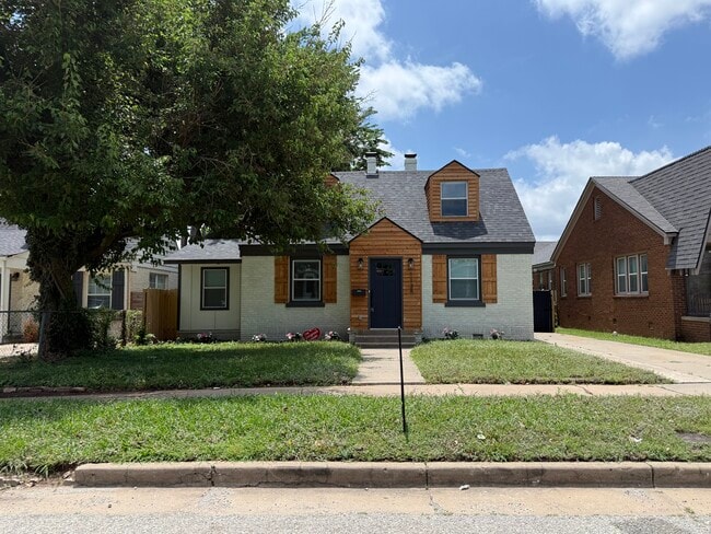 Building Photo - 1128 NW 15th St