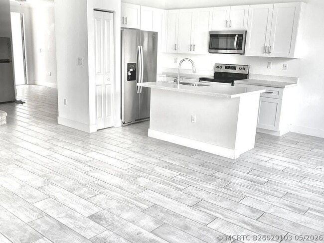 Photo - 3016 King Palm Way