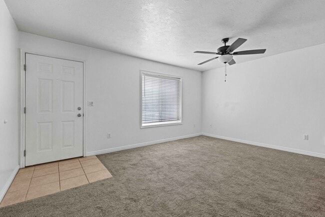 890 Andrews Pl Unit 4