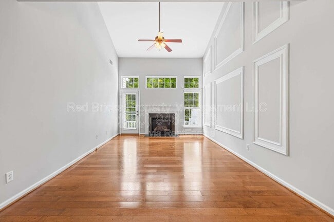 Photo - 9425 Shumacher Ave NW
