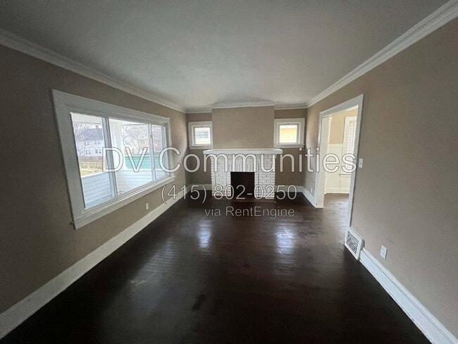 Photo - 872 Helmsdale Rd Unit 2