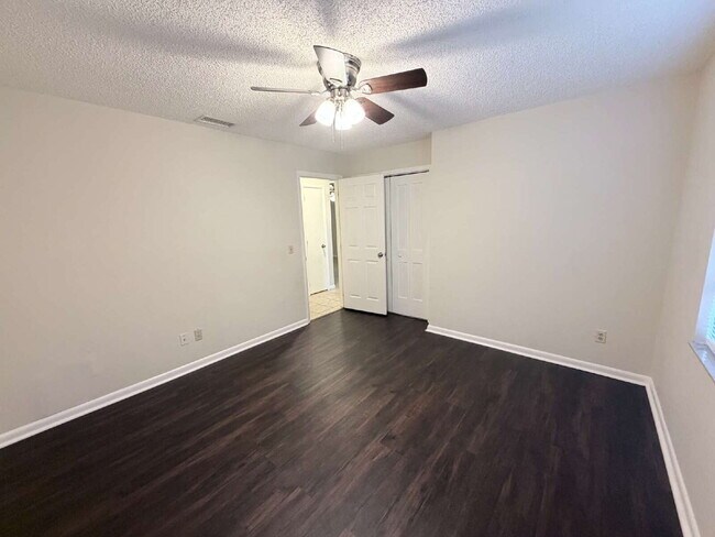 Photo - 2-bedroom, 1-bath half-duplex is move-in ready Unit 702