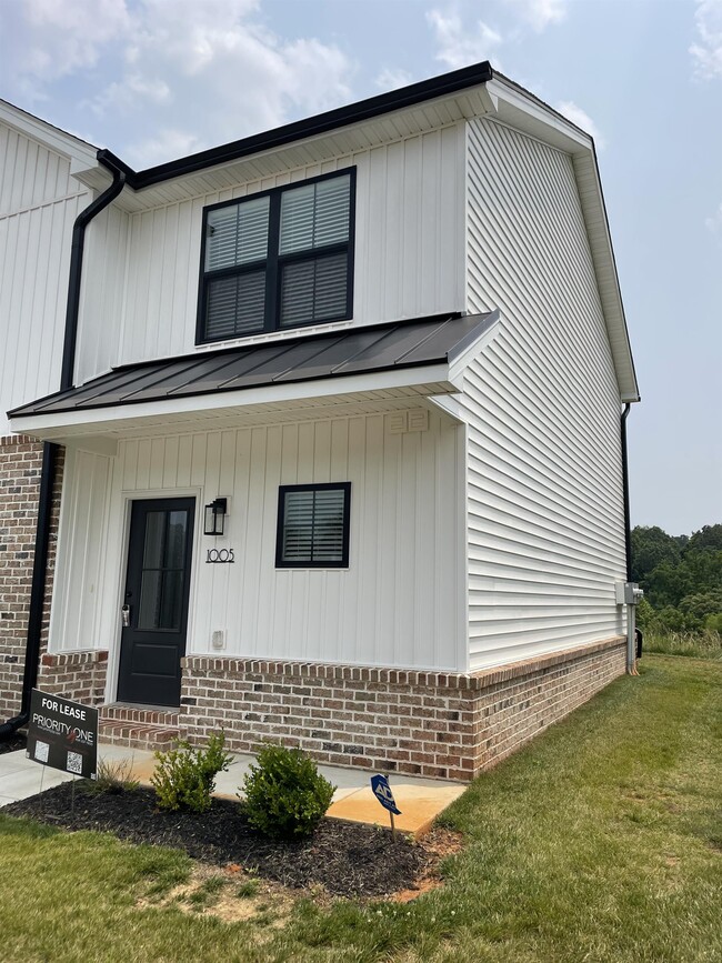 Photo - 1005 Ridgestone Ct