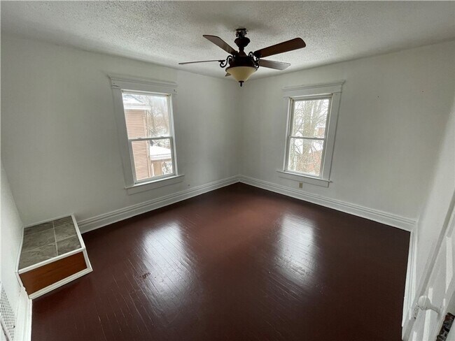 238 E Leasure Ave