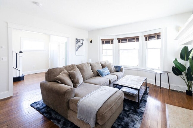Photo - 1501 E 105th St Apartamento Unidad ID1290645P