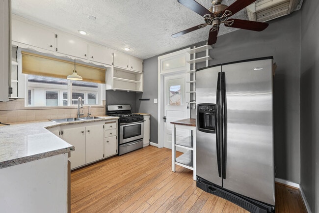 Photo - 435 E Coatsville Ave