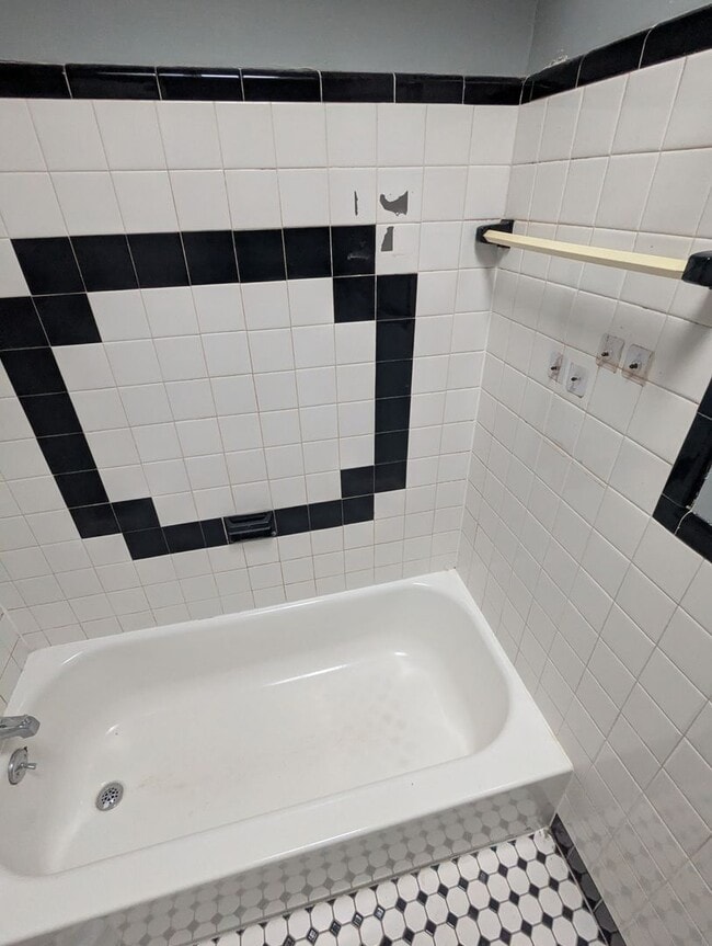 Photo - Spacious 3BR Home in Overbrook Park – Front Yard, Modern Kitchen, Washer and Dryer & Basement