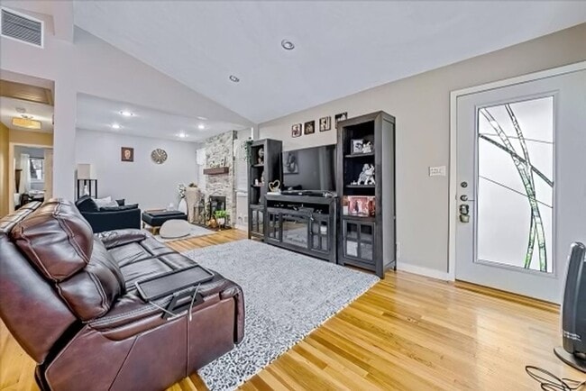 Photo - Immaculate 3 bedroom 3 Bathroom