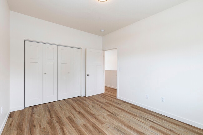 Photo - 909 Poplar St