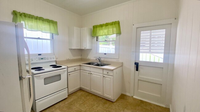 Photo - 736 Hawaii St Unit 736 Hawaii St - Duplex (Upstairs) ( A)