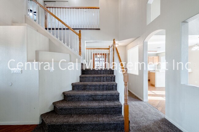 Photo - 4 Bedroom/3 Bath Home in the Southwest - $2495 per Month!