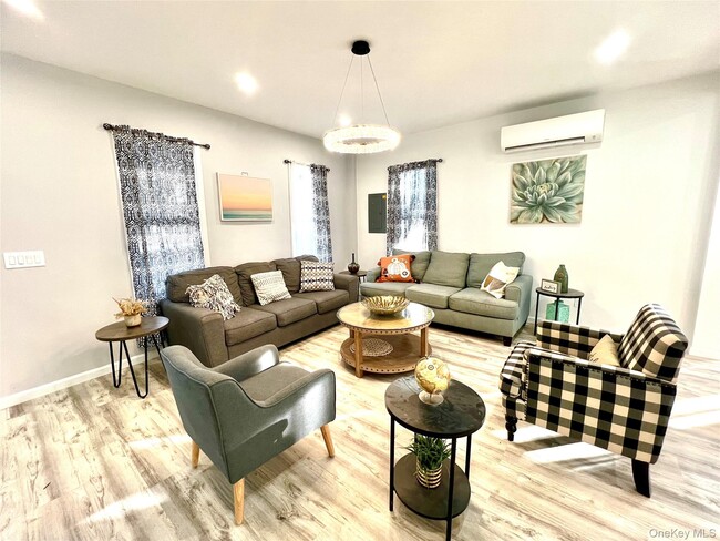 Photo - 128 W Main St