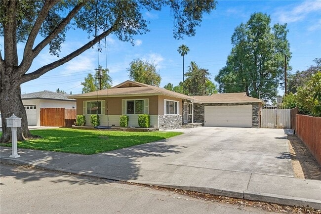 Photo - 4869 Serrano Pl